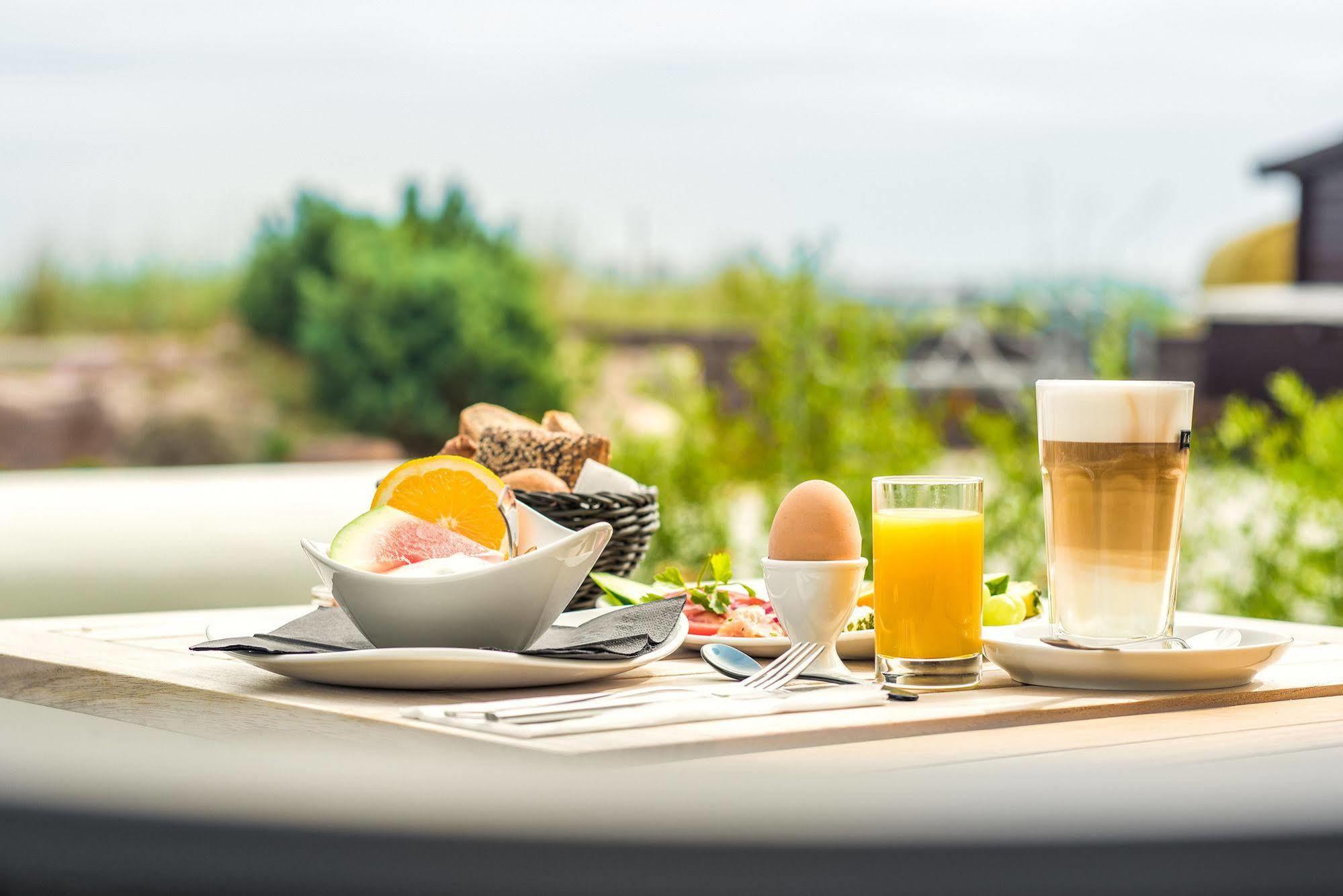 Strandhotel Luv Timmendorfer Strand Buitenkant foto